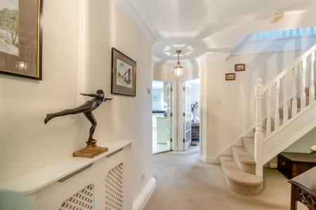 8701061-interior15.jpg