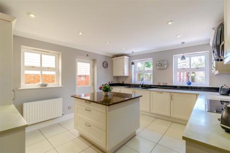 8701061-interior10.jpg