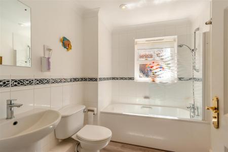 8701061-interior25.jpg