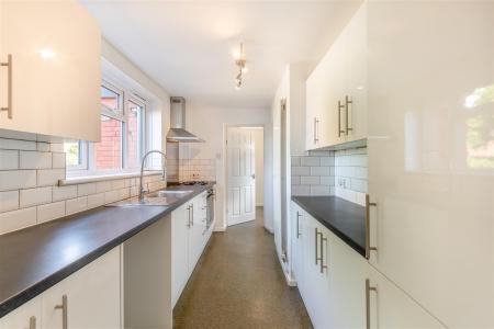 8701809-interior13.jpg