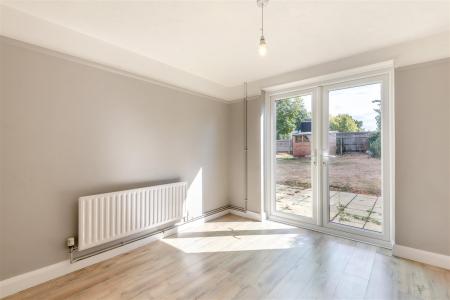 8701809-interior10.jpg