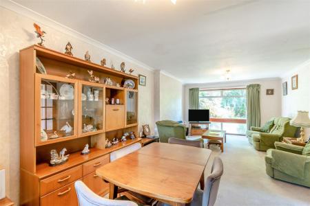 8701766-interior04.jpg
