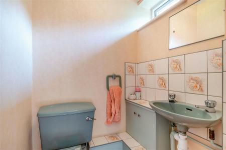 8701766-interior02.jpg