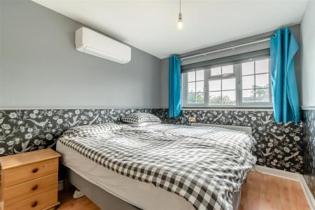 8703167-interior11.jpg