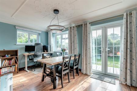 8703167-interior07.jpg
