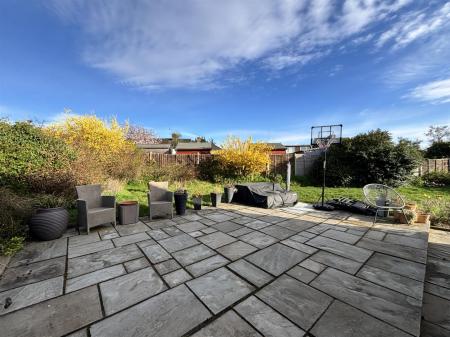 Rear garden 2.jpg