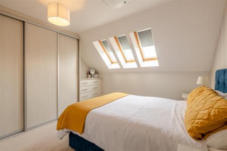 8705182-interior20.jpg