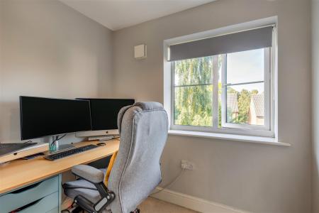 8705182-interior17.jpg