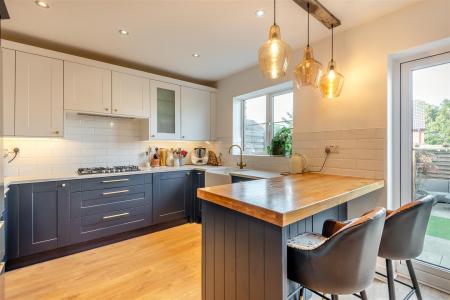 8705182-interior05.jpg