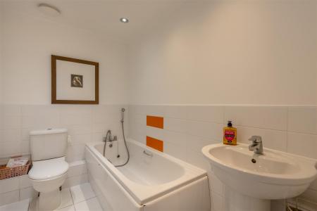 8705182-interior15.jpg