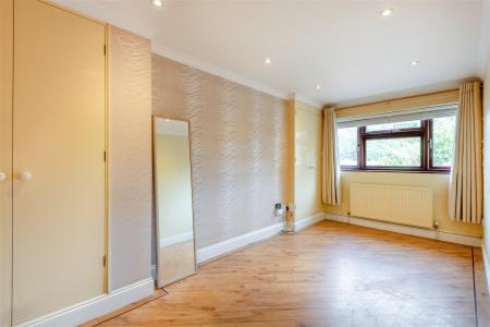 8706820-interior12.jpg