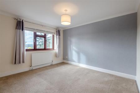 8706820-interior25.jpg