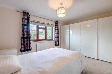 8706820-interior21.jpg