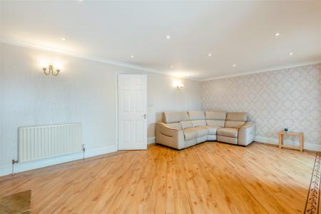 8706820-interior05.jpg