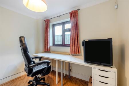 8706820-interior09.jpg