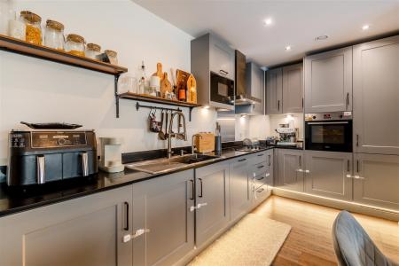 Lounge/Kitchen