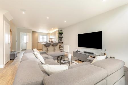 Kitchen/Lounge/Dining Area