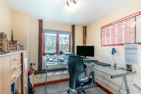 Bedroom/Office