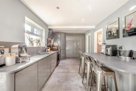 Kitchen/Breakfast Room