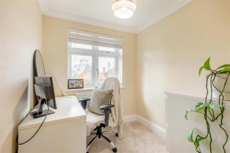 Bedroom 3/Study