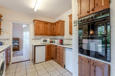 Kitchen/Dining Area