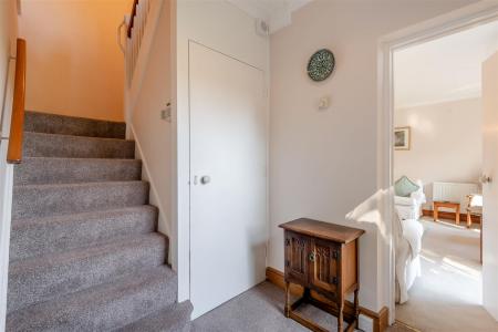 8688808-interior10.jpg