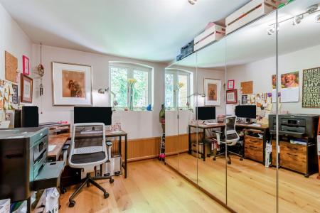 8689846-interior11.jpg