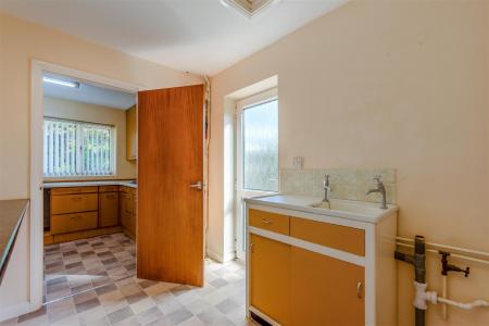 8690525-interior07.jpg