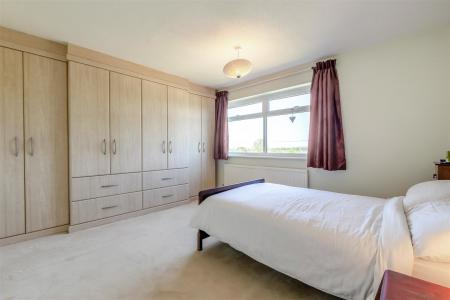 8689507-interior01.jpg