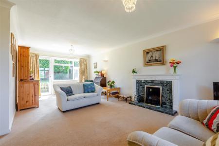 8689507-interior08.jpg