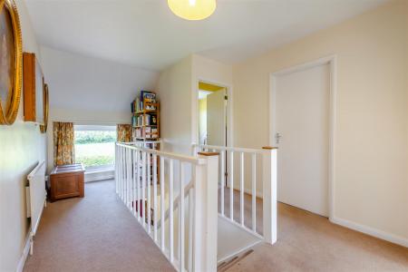 8689507-interior17.jpg