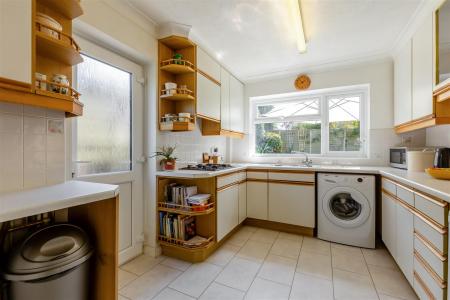 8689507-interior04.jpg