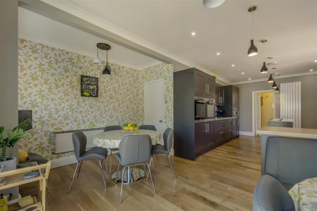 8689855-interior08.jpg