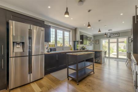 8689855-interior02.jpg