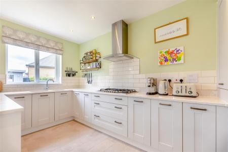Kitchen/Dining Area