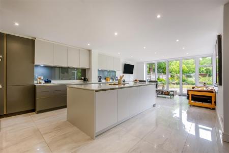 Kitchen/Breakfast Room