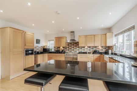 Kitchen/Dining Room