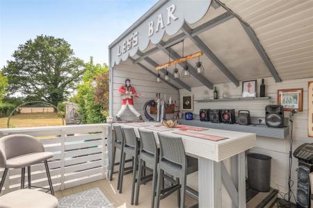 Outside Bar
