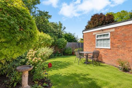Garden with Turf