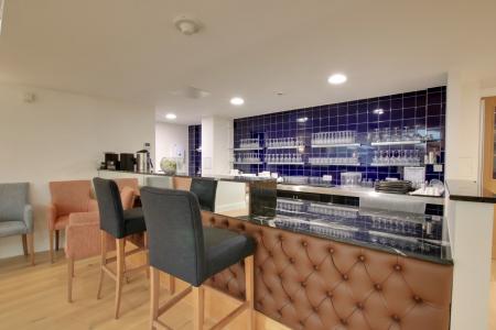 RESIDANTS BAR
