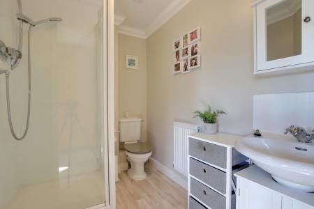 ENSUITE - BEDROOM ONE