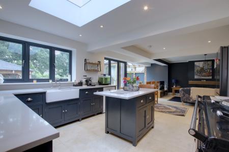 KITCHEN/DINER/FAMILY ROOM