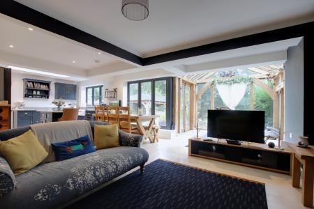 KITCHEN/DINER/FAMILY ROOM