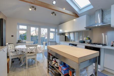 KITCHEN/BREAKFAST ROOM