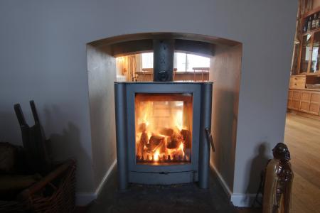 FIREPL:ACE IN LOUNGE