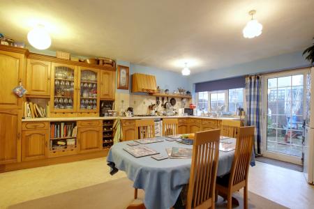 KITCHEN/DINER