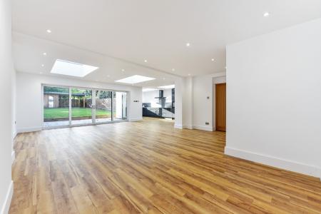 KITCHEN/DINER/FAMILY ROOM