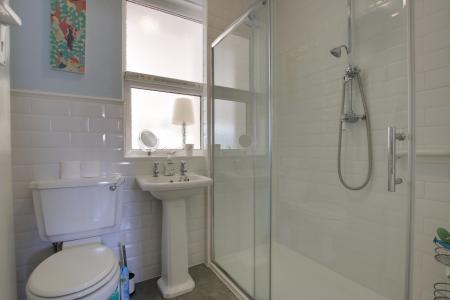 GROUND FLOOR SHOWER ROOM