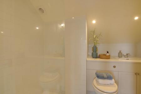 EN SUITE TO BEDROOM ONE