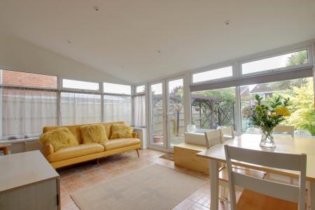 GARDEN ROOM
